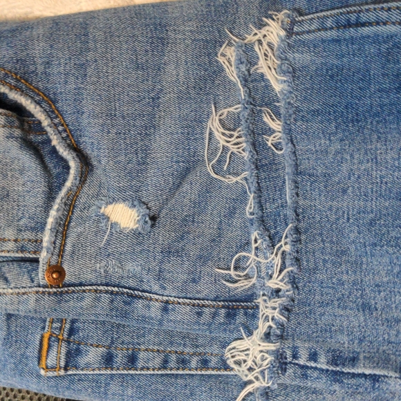 A&F Ultra High Rise Ankle Straight Jeans - Picture 8 of 8